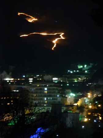 扇山の火まつり。_e0251278_2295068.jpg