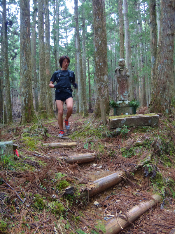 2012/03/28 Mr.Beyondと行く高野山町石道&高野三山 _b0220886_1536729.jpg