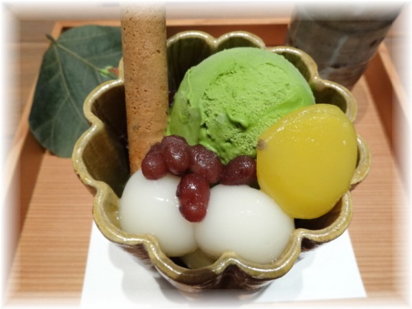 叶の抹茶パフェ_d0165645_13371952.jpg