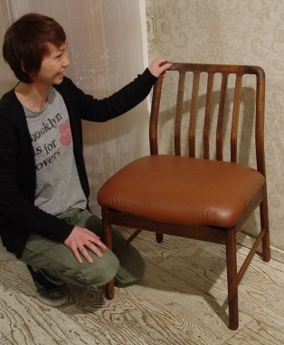 オーク無垢材・本革座面のイス 完成!!_a0096367_2133526.jpg