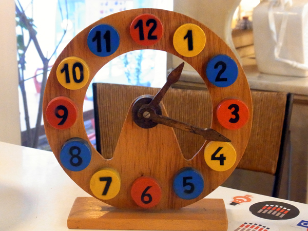 Wooden clock_a0025778_17542653.jpg