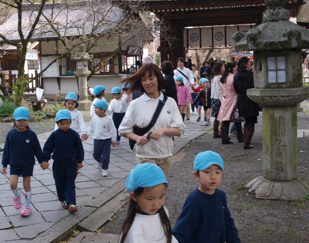 今日の平野神社から_a0251495_15433644.jpg