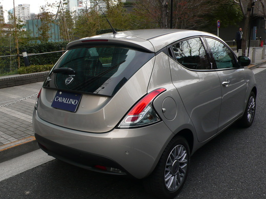 Lancia イプシロン_a0129711_17443833.jpg