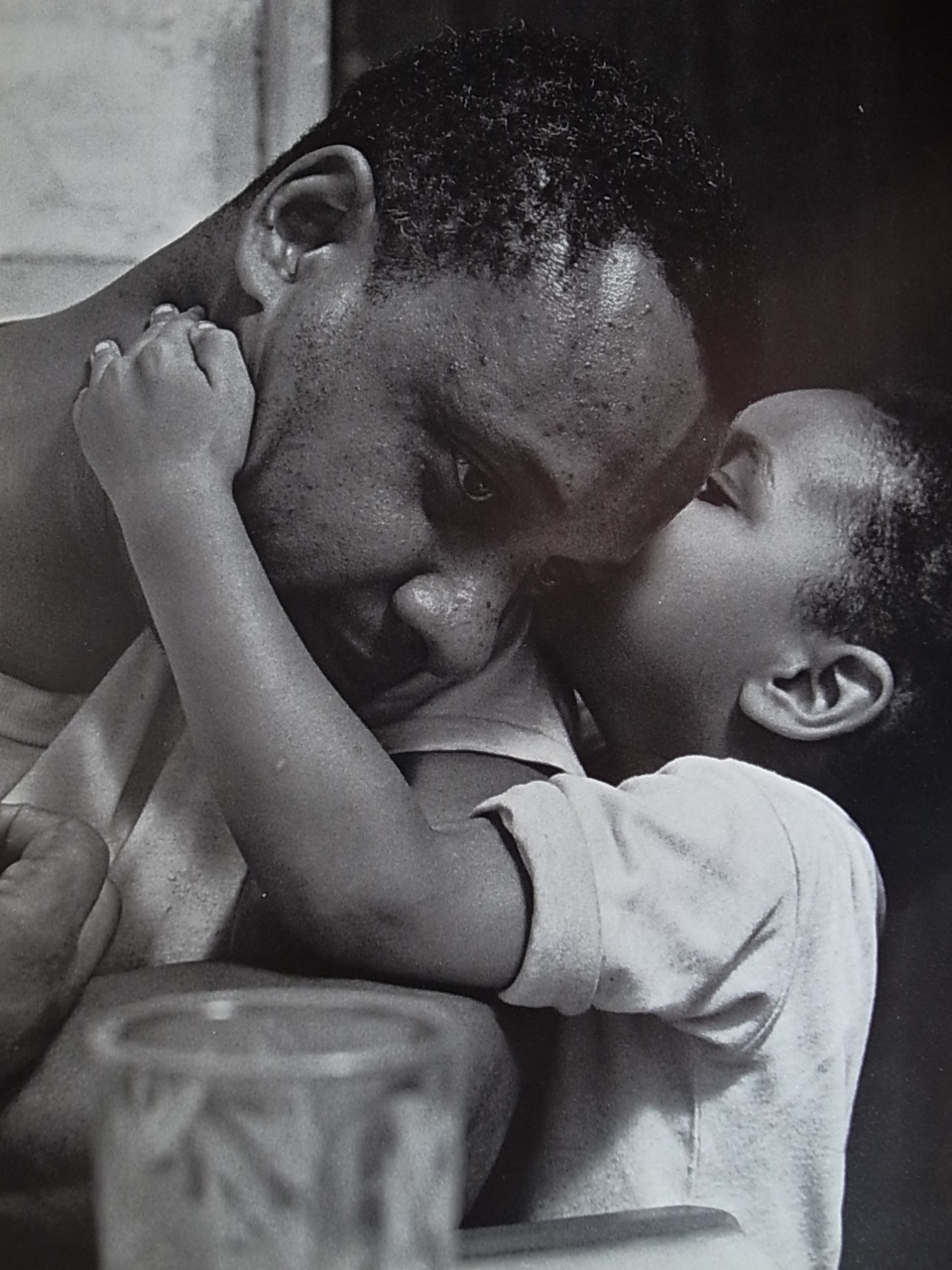 THE SWEET FLYPAPER OF LIFE / Roy DeCarava (Photo) and Langston Hughes (Text)_a0227034_13115785.jpg