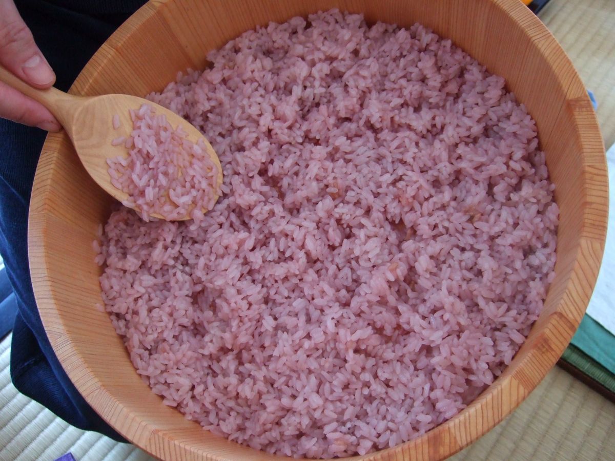 桜の花の塩漬けとワインで花見寿司 のび丸亭の 奥様ごはんですよ 日本ワインと日々の料理