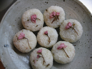桜むすび_e0262651_20575829.jpg