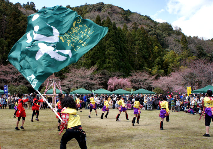 花は三分 人出は満開_b0145296_7161787.jpg