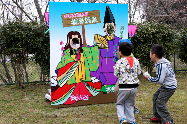 花は三分 人出は満開_b0145296_7201882.jpg