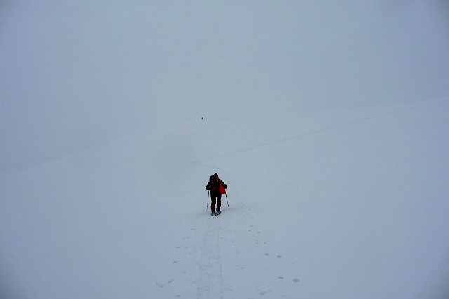 重雪ラッセルも楽し、湯殿山。_e0137200_20411015.jpg