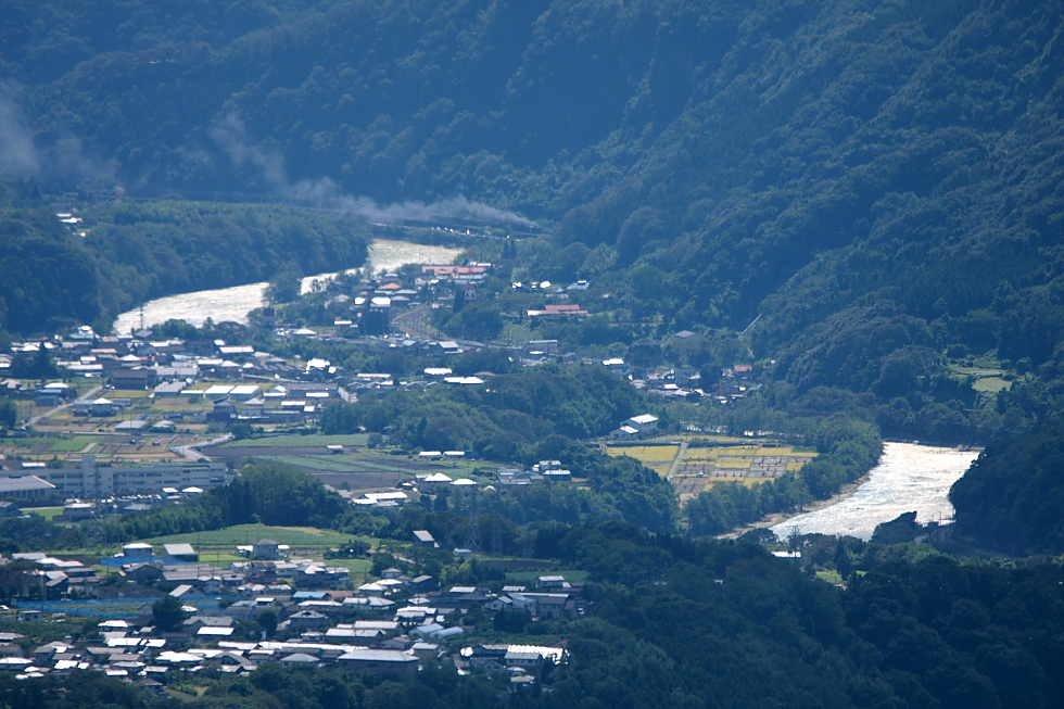 山と利根川と重連　- 2011年・上越線 -_b0190710_2224585.jpg