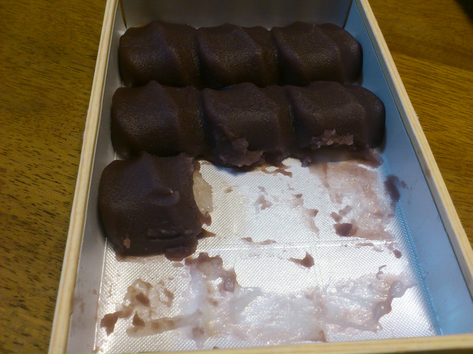名古屋名物 赤福_e0124021_76509.jpg