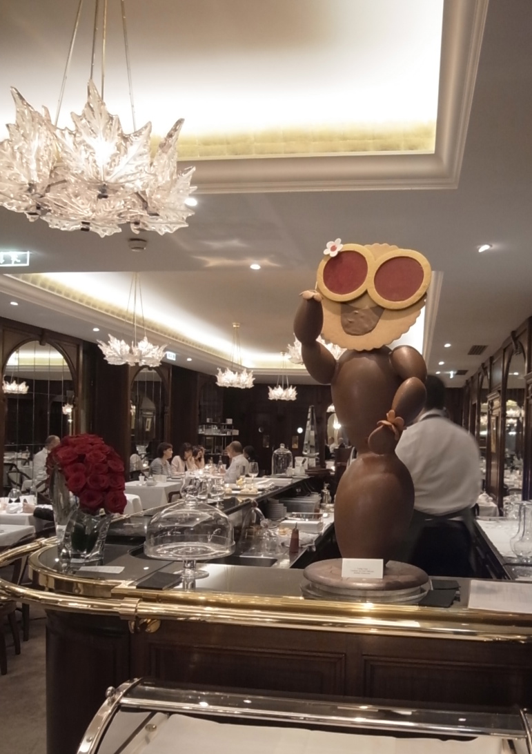 L\'Obe, restaurant à l\'Hotel de Crillon - ホテル・ドゥ・クリヨン『ロベ』でディナー_a0231632_19504218.jpg