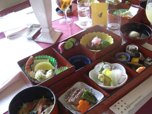 盛岡グランドホテル…桜御膳_a0123133_1432485.jpg