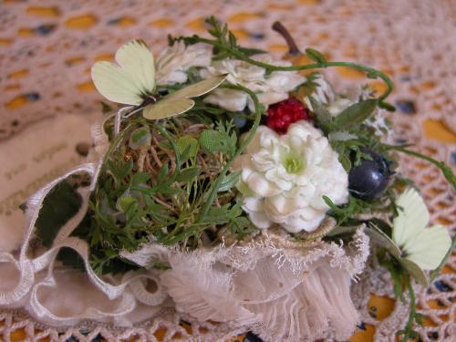 Romantic gardenさんの作品、ひとつひとつが本物のガーデン!こんなコサージュ見たことない…_f0129557_11564513.jpg