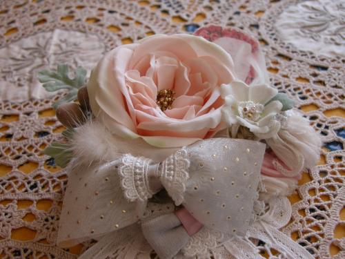 Romantic gardenさんの作品、ひとつひとつが本物のガーデン!こんなコサージュ見たことない…_f0129557_11575691.jpg
