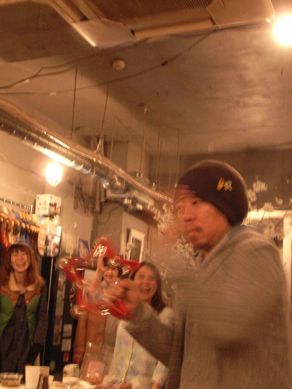 \"太陽はねえが桜はある\"ってこんなこと。_c0140560_162983.jpg