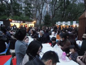 六義園のしだれ桜_e0030586_0333121.jpg