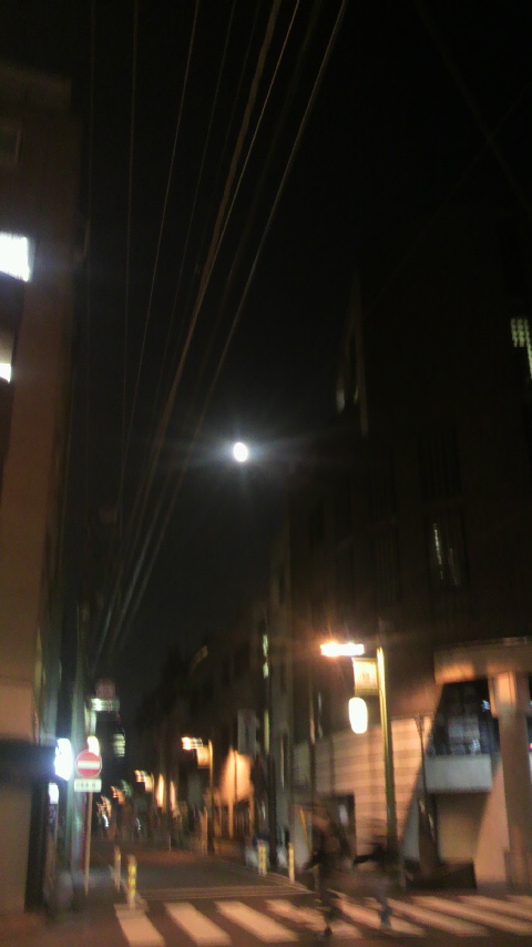 月のあかり_a0075684_0344748.jpg