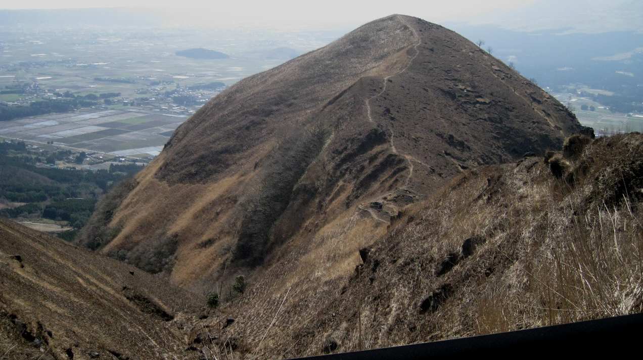 天空の道を見に九州へ　しかし出発の日は雨模様・・（。_;)_e0003910_7424612.jpg