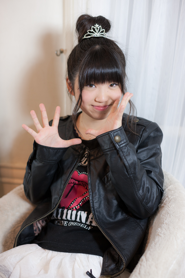飯沼朱李さん 12 04 07 4 Landscape2