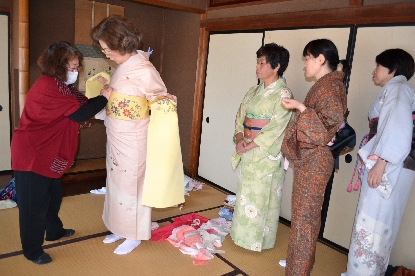4/8(日)「春の着付け講習会」を開催しました!_c0110117_1430103.jpg