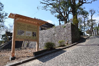 清閑亭に説明板が寄贈されました!(4月7日完成)_c0110117_1614557.jpg