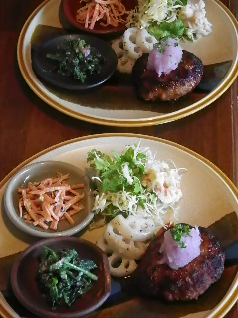 いろどり野菜と おろしハンバーグ_b0207642_1326228.jpg