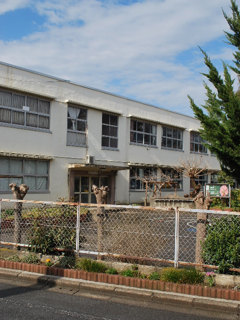 埼玉県上尾市立中央小学校(建築家・関根要太郎作品研究)_f0142606_15222985.jpg