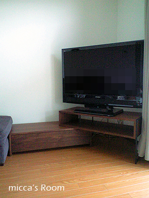 新しいテレビボード_b0245038_1943692.jpg