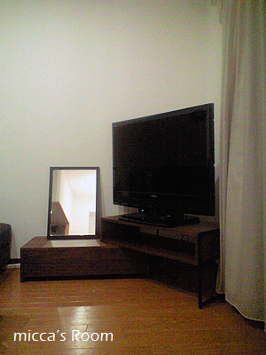 新しいテレビボード_b0245038_1961753.jpg