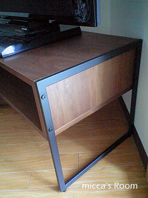 新しいテレビボード_b0245038_196722.jpg