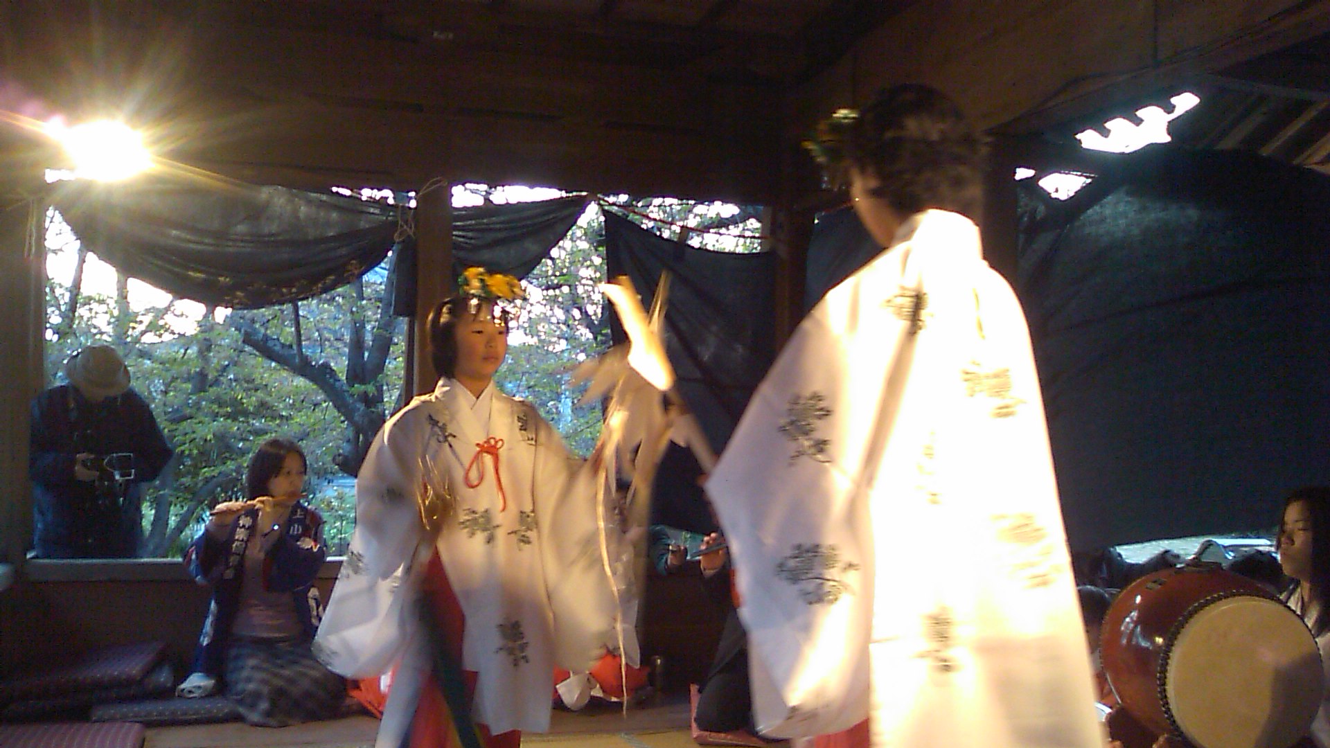 春の例大祭 夜神楽♪_b0115751_2325924.jpg