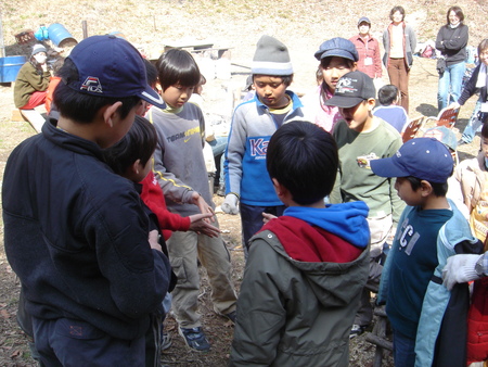 みさき里山クラブ「高石ジュニア自然大学（２期生）お別れ遠足会」　　　　　in　孝子の森_c0108460_1149266.jpg