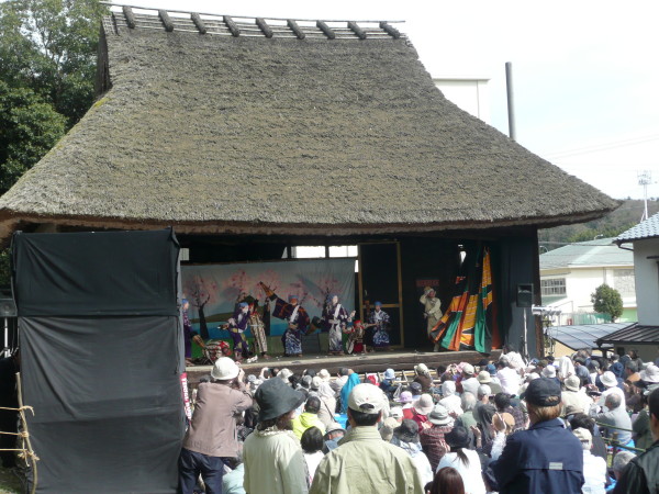 平成24年度下谷上農村歌舞伎上演会　on　2012-4-15_b0118987_1728616.jpg