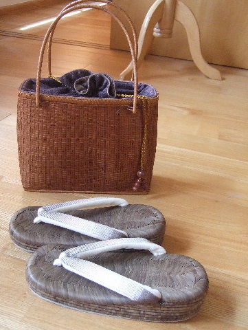 畳表の草履・・・カラス_e0129400_1495623.jpg