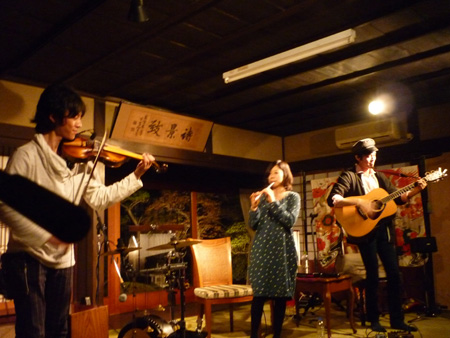 土塔庵でｋｎｉｔのライブ_f0163913_1643440.jpg