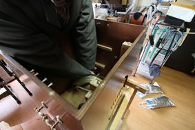 オルガンを分解 _d0179447_3462411.jpg