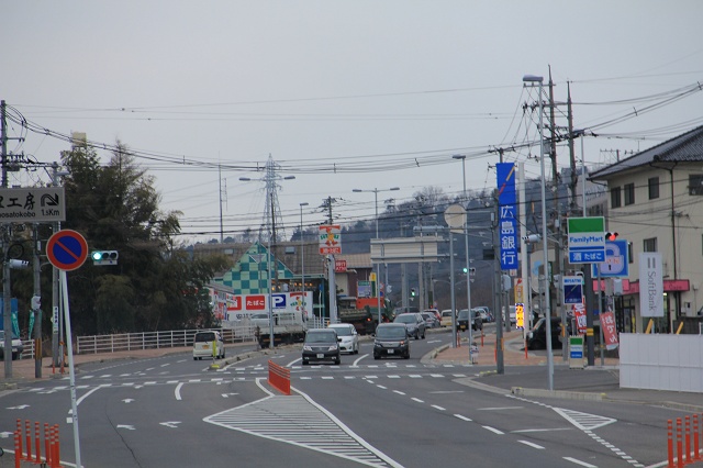 熊野町出来庭の商業施設　その2　ユアーズ熊野店と周辺_b0095061_15242770.jpg