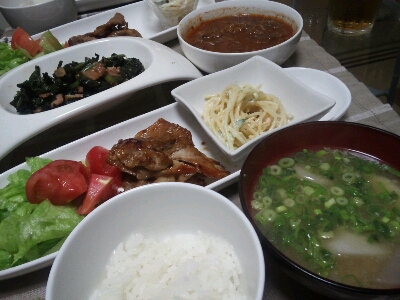 豚肉のカリカリ焼き&里芋と大根のお味噌汁&ほうれん草とベーコンのソテー&パスタサラダ_e0139978_19401225.jpg