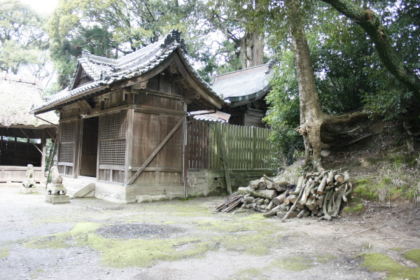 藍那八王子宮と農村歌舞伎舞台 on 2012-4-15_b0118987_16274341.jpg