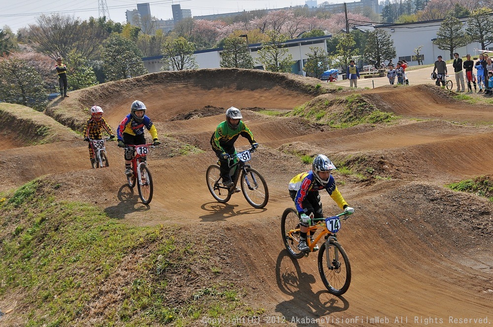 2012 JOSF 緑山４月定期戦VOL15：MTBノービス決勝　動画あり_b0065730_21231837.jpg