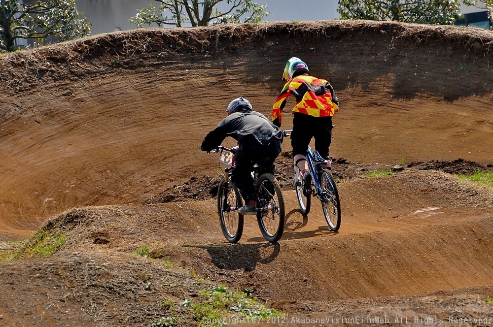 2012 JOSF 緑山４月定期戦VOL15：MTBノービス決勝　動画あり_b0065730_2124965.jpg