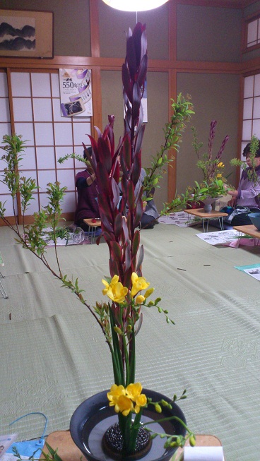 それぞれの生け方_d0230676_16182982.jpg