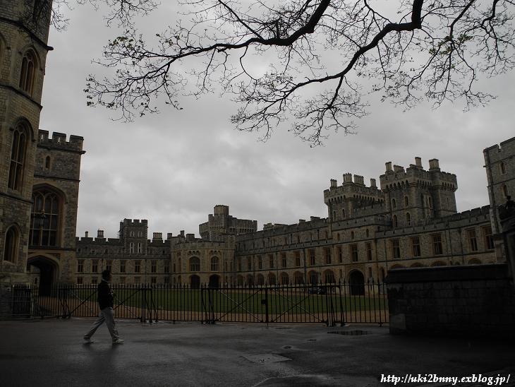 ロンドン郊外のウィンザー城 (2)ウィンザー : うきうきビール