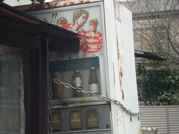 レトロ自販機 床屋さんサインポール等昭和の遺構 水徒然 レトロ自販機 床屋さんサインポール等昭和の遺構 水徒然