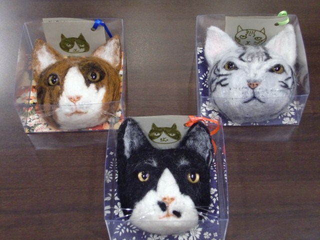 『トブガチョウ』さんのにゃんこブローチ再入荷!_e0167832_18361487.jpg