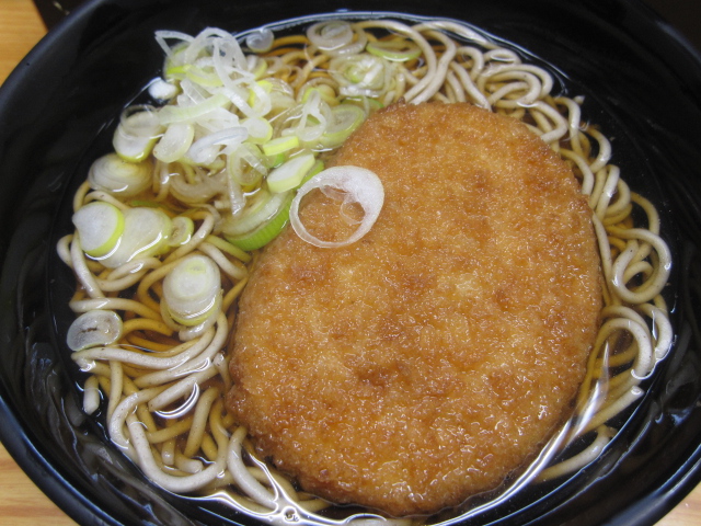 奥多摩そば「コロッケそば」¥360@JR立川駅_b0042308_1831542.jpg