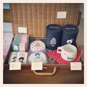 「coffee drops」展、初日のこと。_e0024216_2118304.jpg