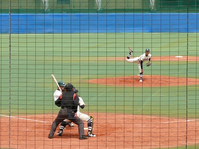 國學院大対専修大　４月１６日　東都大学野球２部_b0166128_15383142.jpg