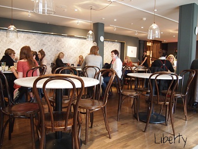 Cafe Libertyでお茶_d0088196_13111947.jpg